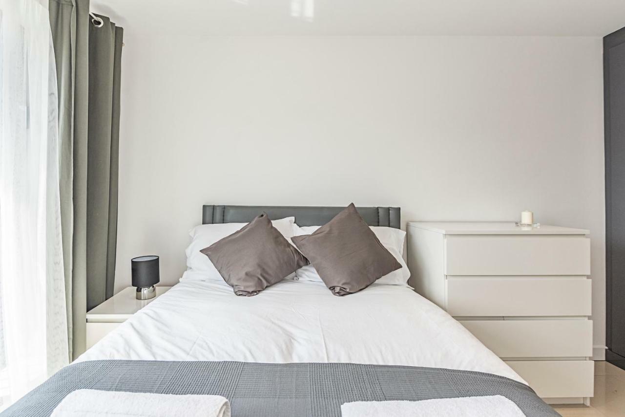 Modern Apartment Canary Wharf London Bagian luar foto