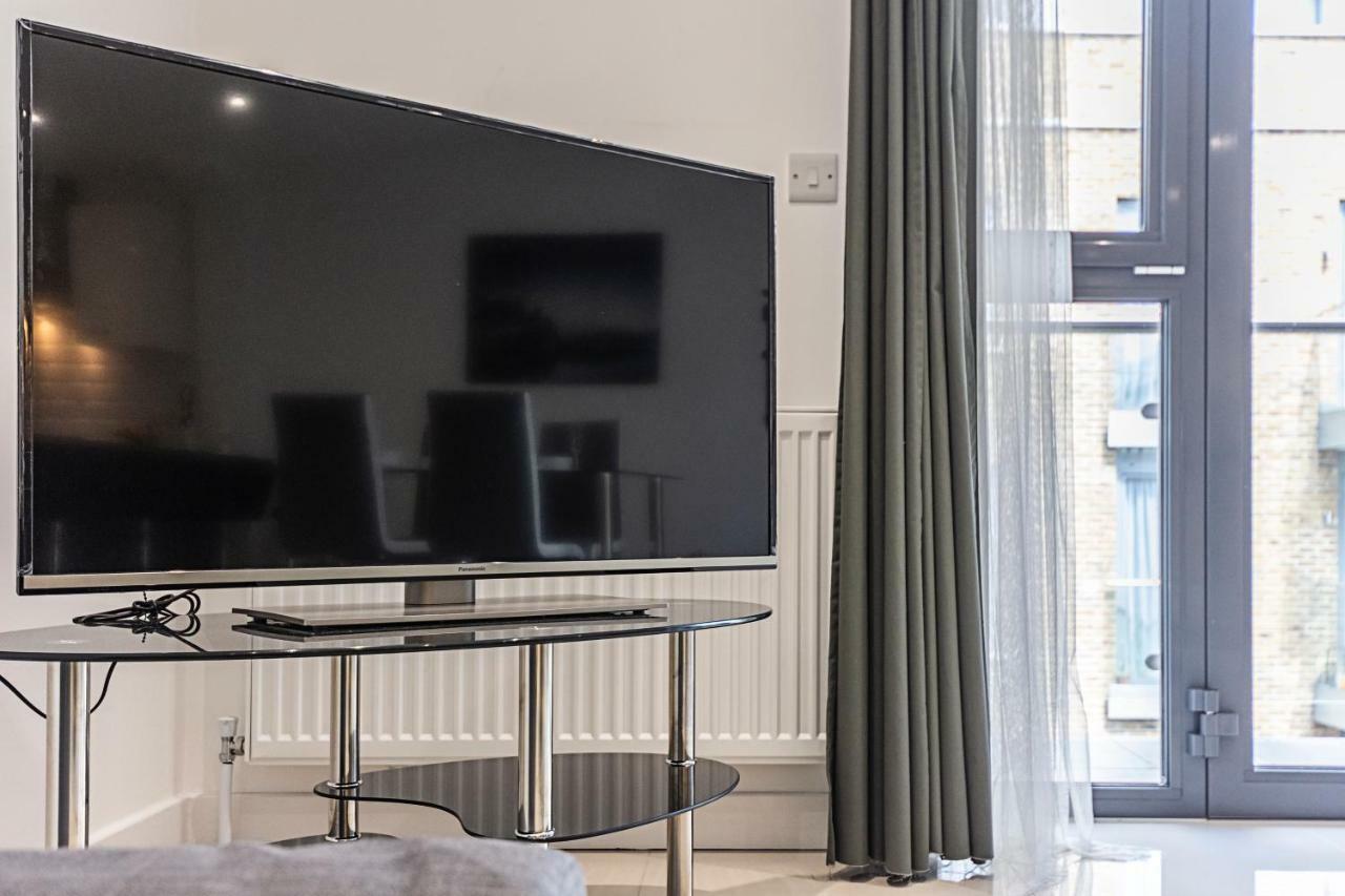 Modern Apartment Canary Wharf London Bagian luar foto
