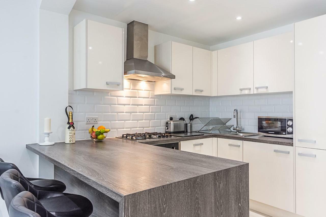 Modern Apartment Canary Wharf London Bagian luar foto